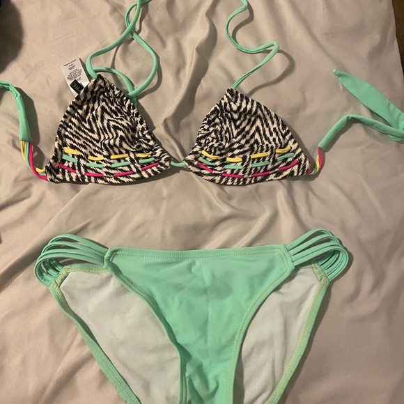 Bathing suit lot - Picture 4 of 7